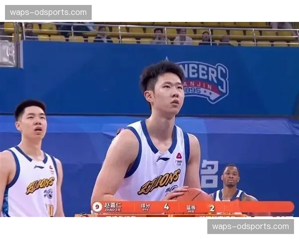 广厦雷琼塔克交出三双数据 28分10篮板14助攻统治比赛