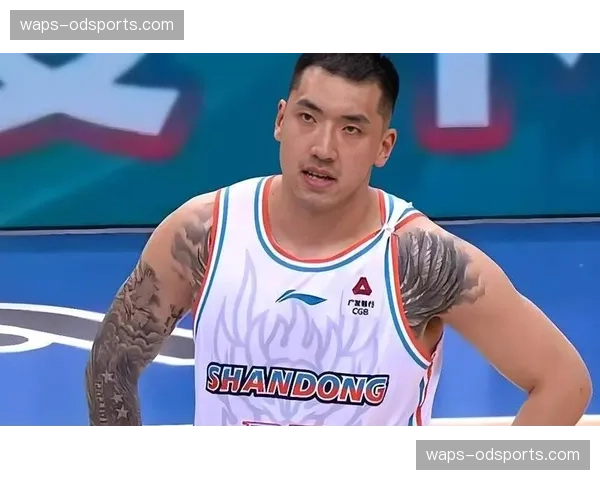 新疆新援布伊完成注册今晚首秀 仅合练一小时面临即插即用考验